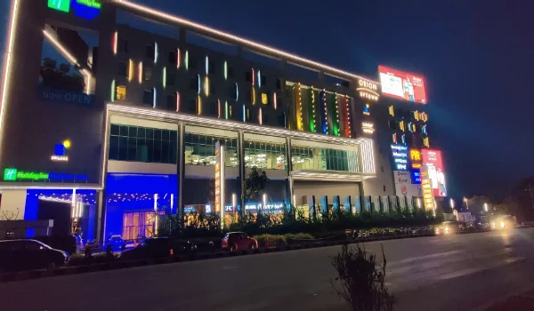 Featured Image of Orion Uptown Mall